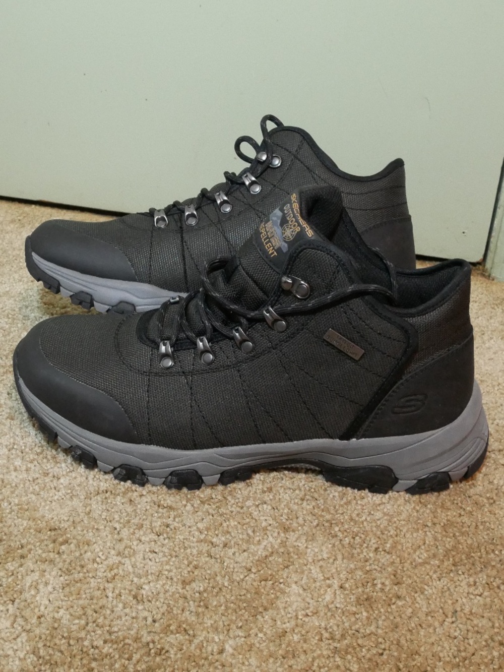 Skechers Mens Outdoor Water Repellent Boots NWOT~